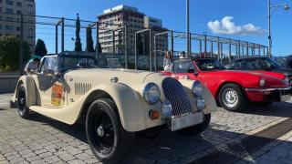 El Centro Comercial Gran Vía acoge la salida del Rally Ciudad de Vigo con más de 50 coches clásicos
