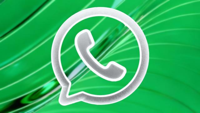 Fotomontaje con el logo de WhatsApp.