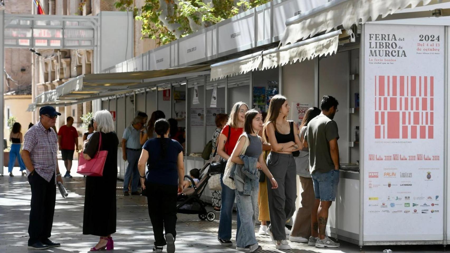 La Feria del Libro de Murcia regresa con más de 100 actos, 1.000 escritores, 78 casetas y el hermanamiento con Miño