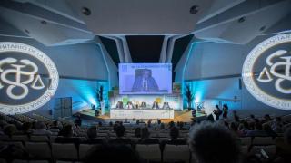 El presidente del Colegio de Médicos reclama la protección de un modelo sanitario "universal, gratuito y público"