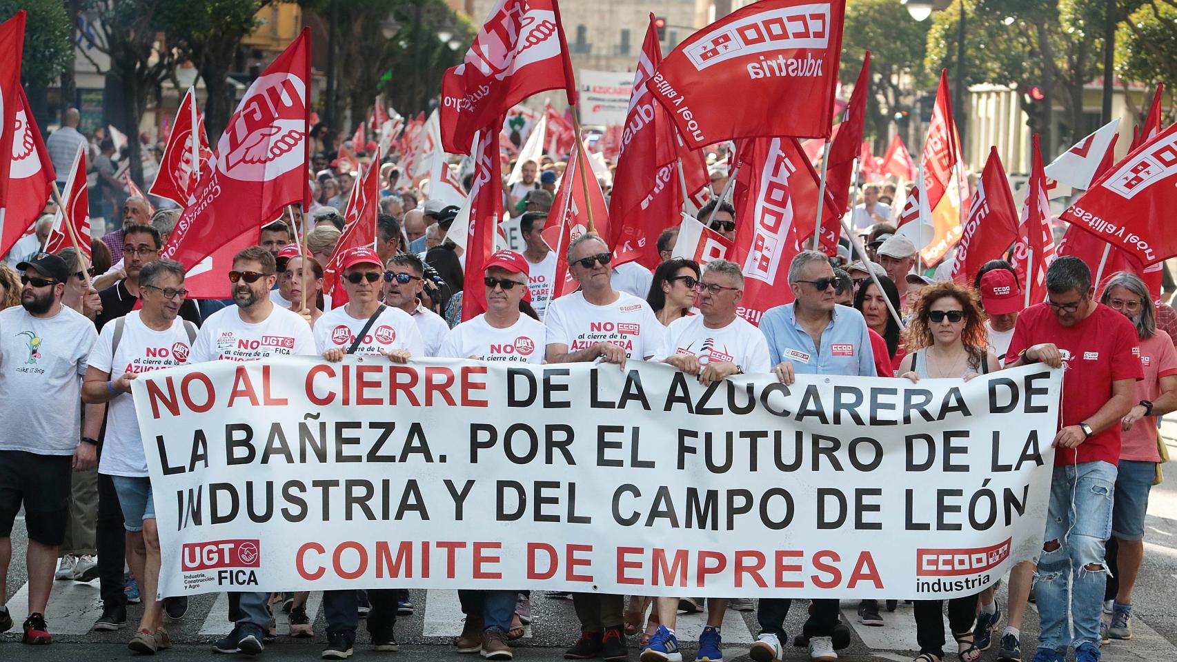 Una manifestación para impedir el cierre de la planta de Azucarera de La Bañeza