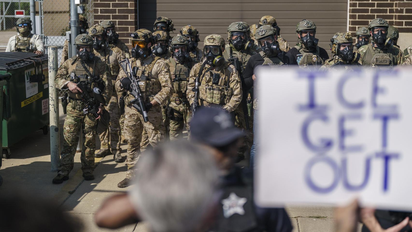 Redadas de ICE en Chicago por el operativo Midway Blitz.