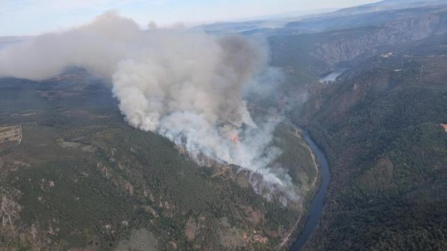 Incendio en Pantón (Lugo) declarado este jueves 18 de septiembre.