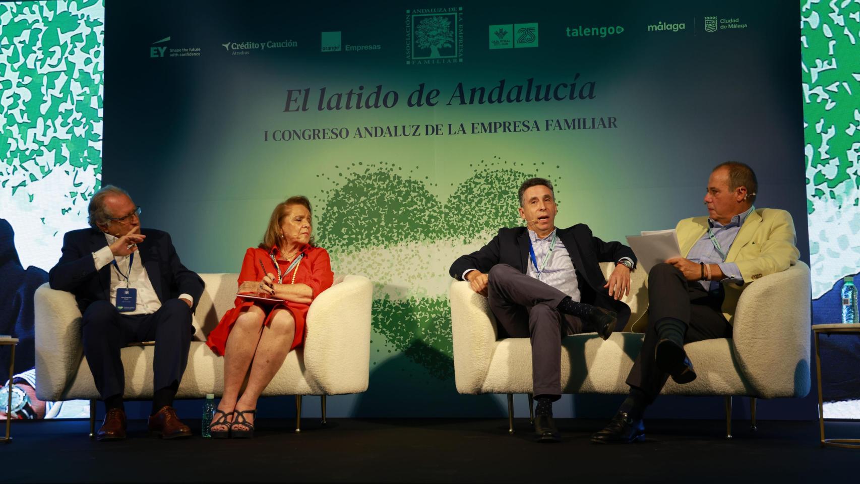 Juan Francisco Iturri (Ceo de Iturri), Concha Yoldi (presidenta de Persán) y Manuel Domínguez de la Maza, presidente de Mayoral.