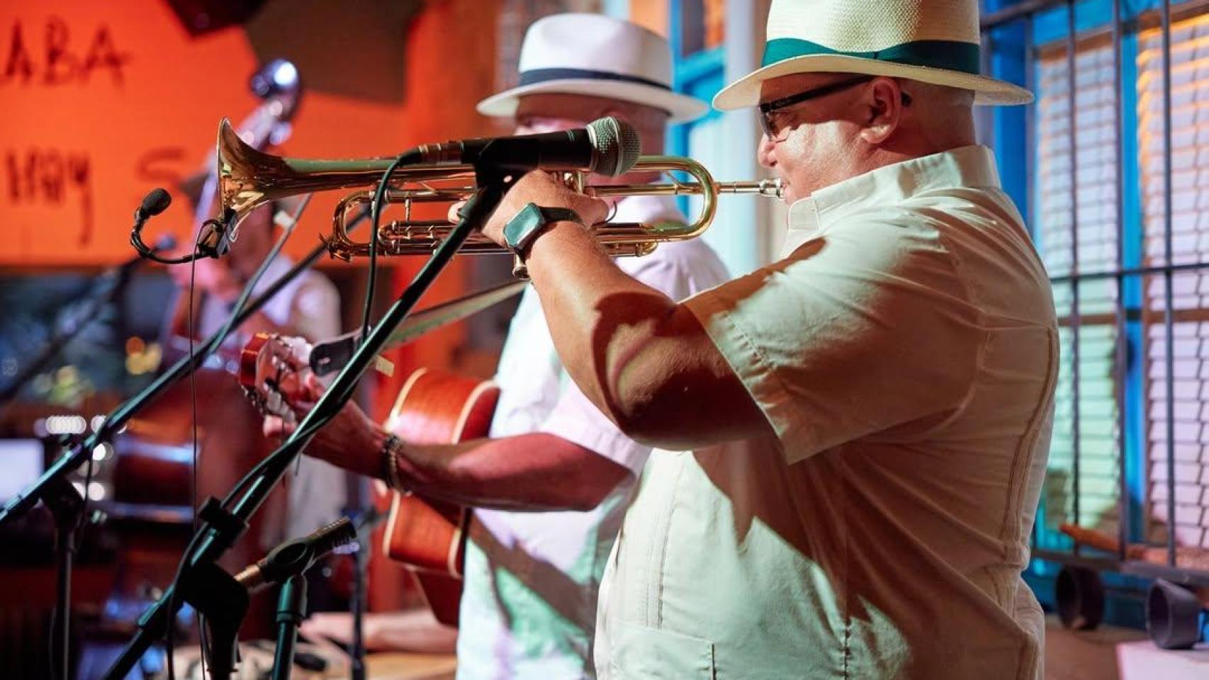 El restaurante cubano en Miami que tiene la mejor ropa vieja, tragos artesanales y músicos de trova en vivo