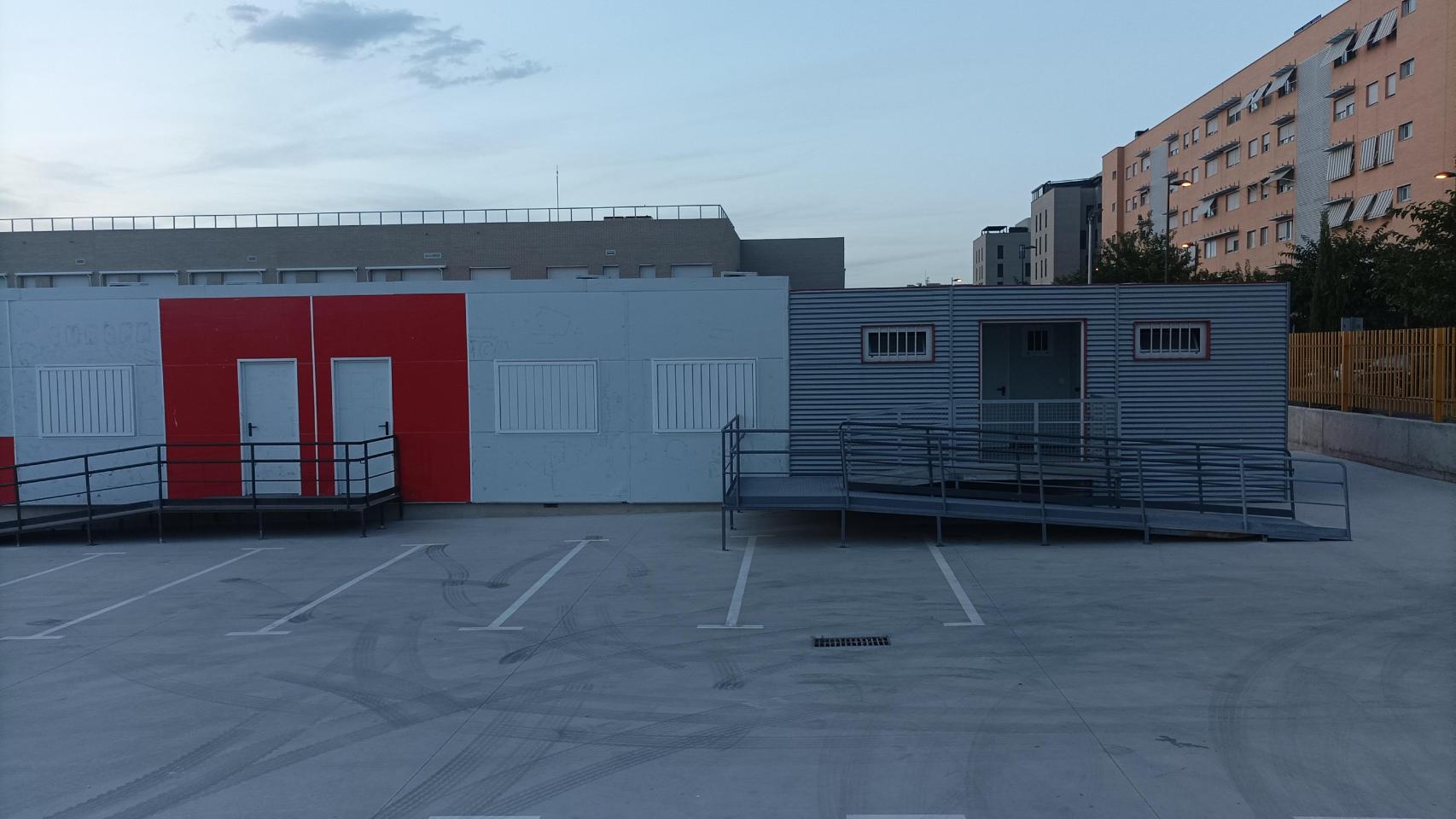 Los barracones habilitados este curso para los alumnos de 1º de ESO en el CEIPSO Miguel de Cervantes en Getafe.