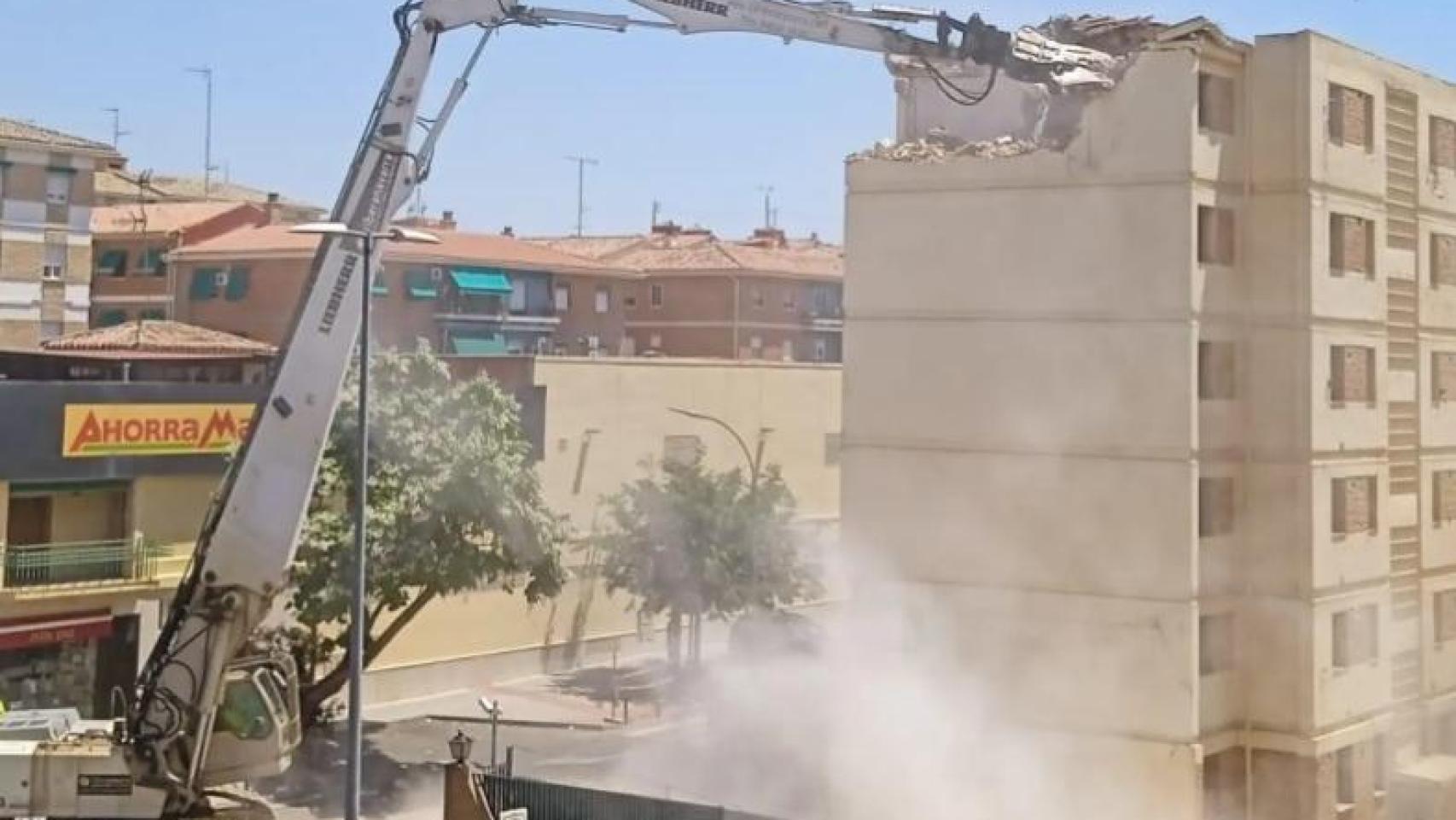 Demolición de las viviendas del cuartel.
