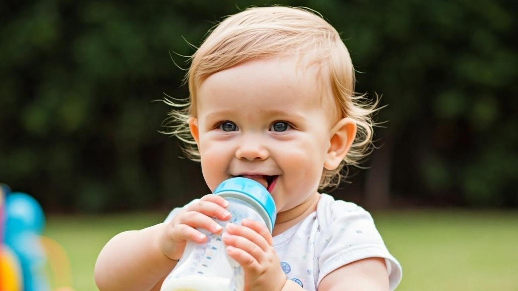 Imagen de un bebé sonriendo