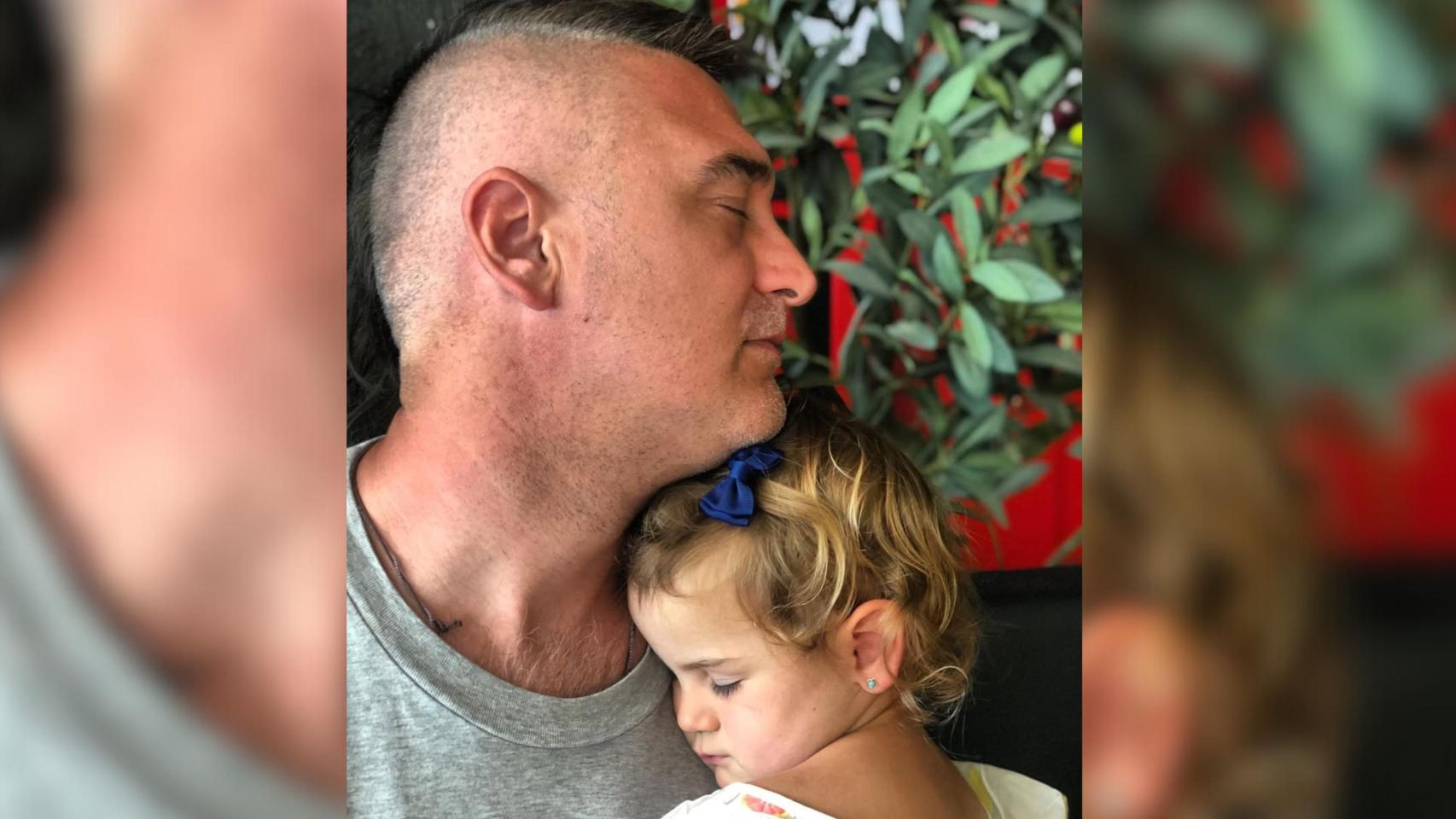 Javier Ibarra (Kase.O) con su hija en una foto de Instagram en 2020.