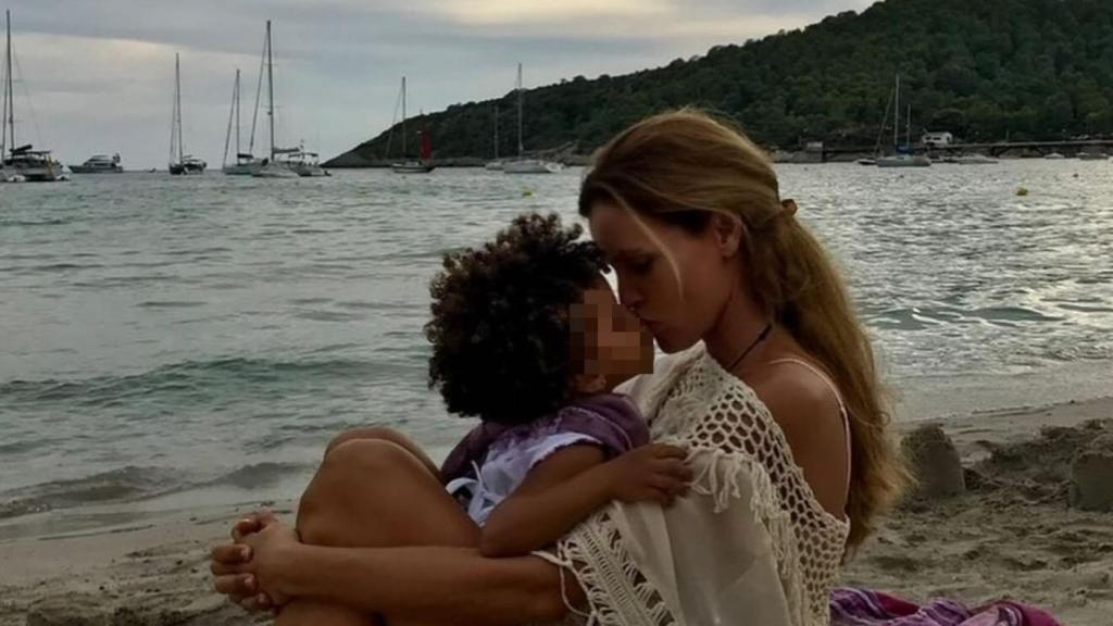 Esther Cañadas y su hija, en un 'post' de Instagram.