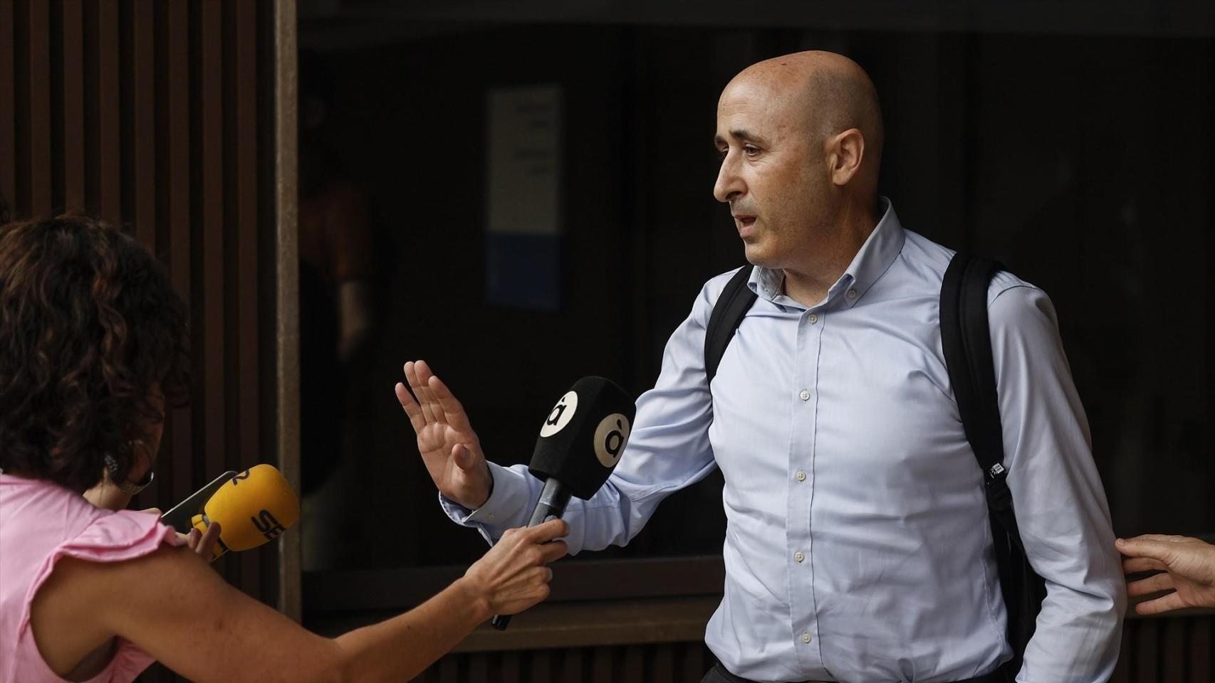 El presidente de la CHJ, Miguel Polo, a las puertas de los juzgados de Catarroja. Rober Solsona / EP