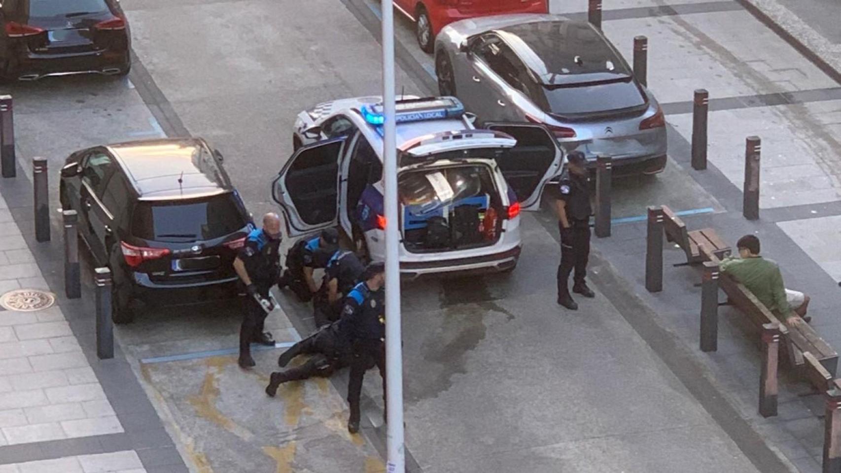 Detención en la zona del Orzán este viernes en A Coruña.