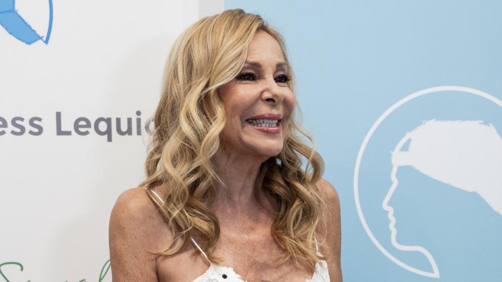 Ana Obregón en el photocall de la Gala Benéfica organizada por el Ayuntamiento de Algete.