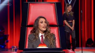 Malú y Eva González en la primera gala de 'La Voz 12'.