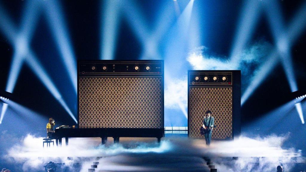 Lucio Corsi en su actuación durante la segunda semifinal del 69 Festival de Eurovisión en Basilea.