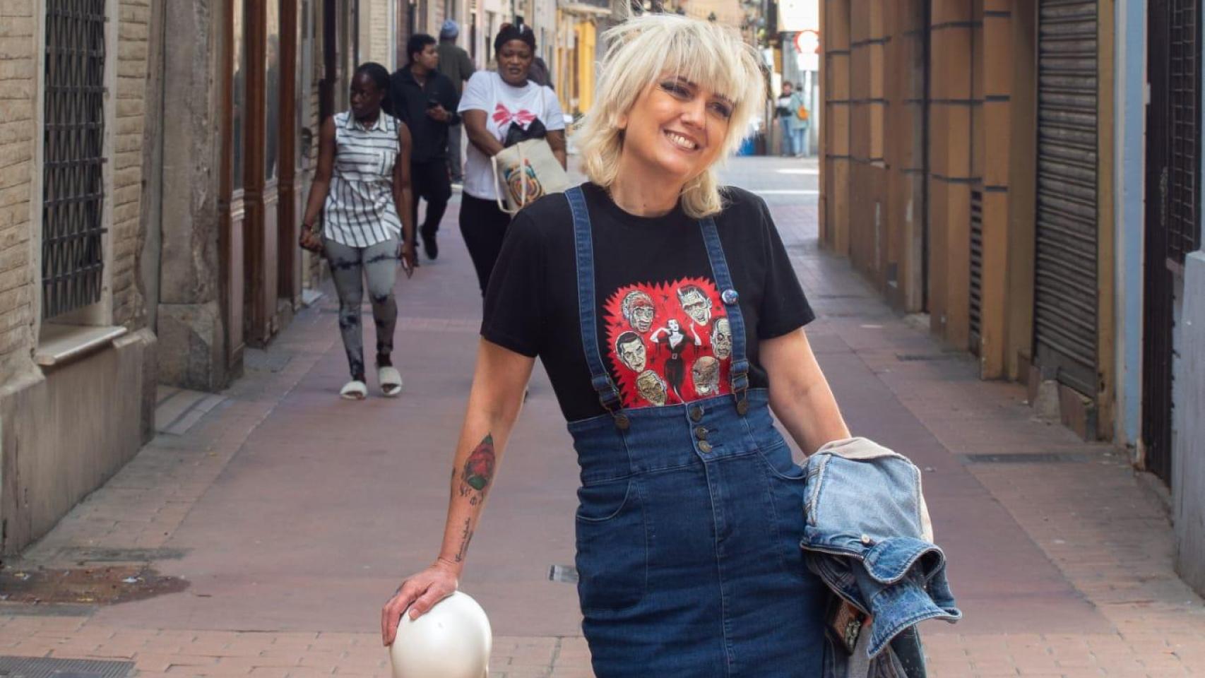 @lalu.bouton artista y bordadora que participa en 'Arte con Gancho'