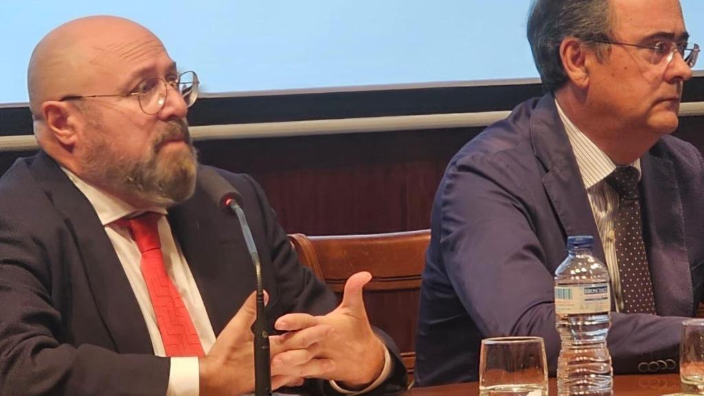 El abogado ilicitano Enrique Martín durante la presentación de la nueva sección de Propiedad Intelectual del ICAE.