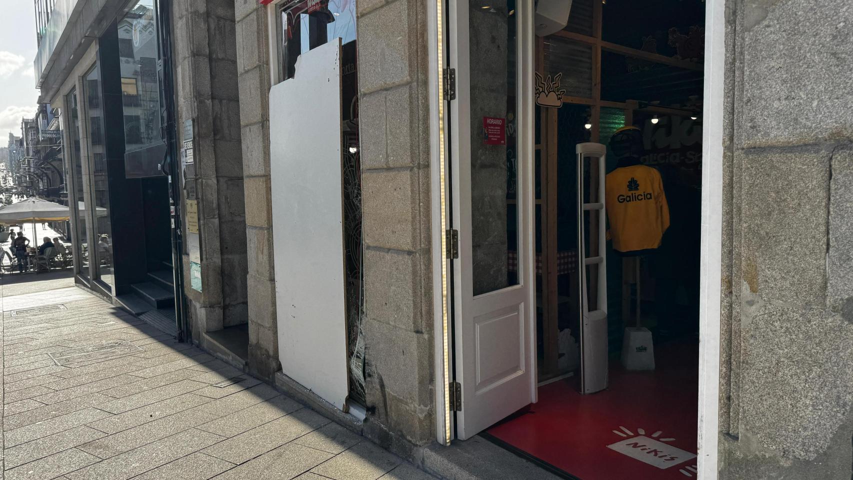 Establecimiento contra el que ha chocado el conductor detenido