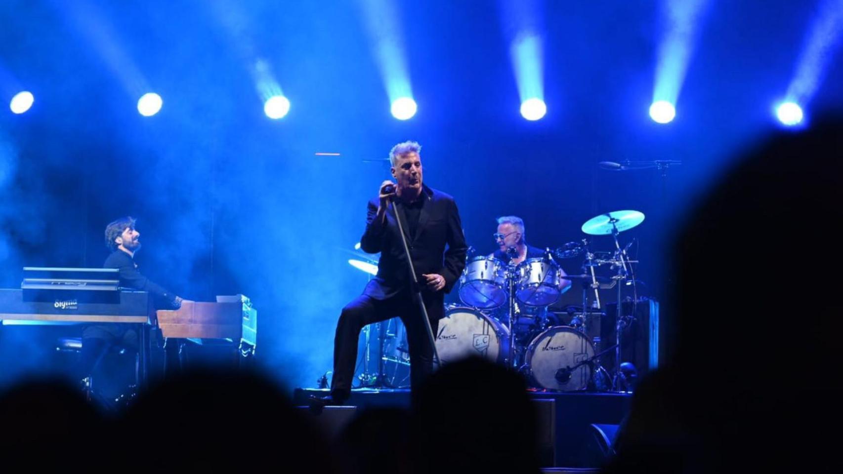 Loquillo durante un concierto.