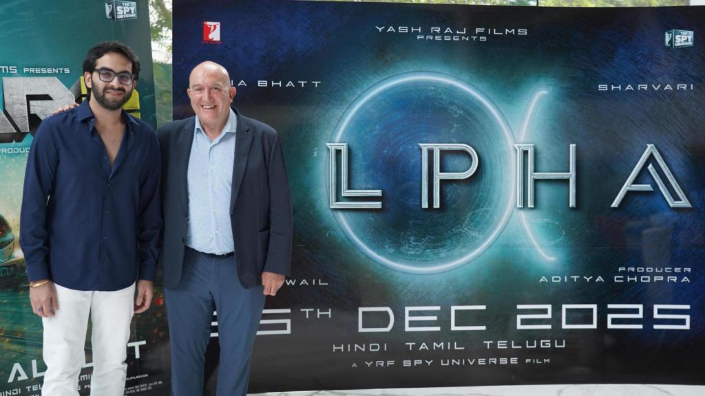 Jesús Julio Carnero ha visto en primicia las escenas de 'Alpha' grabadas en Valladolid y se trae el compromiso de YRF de acoger un nuevo rodaje pronto en la ciudad del Pisuerga