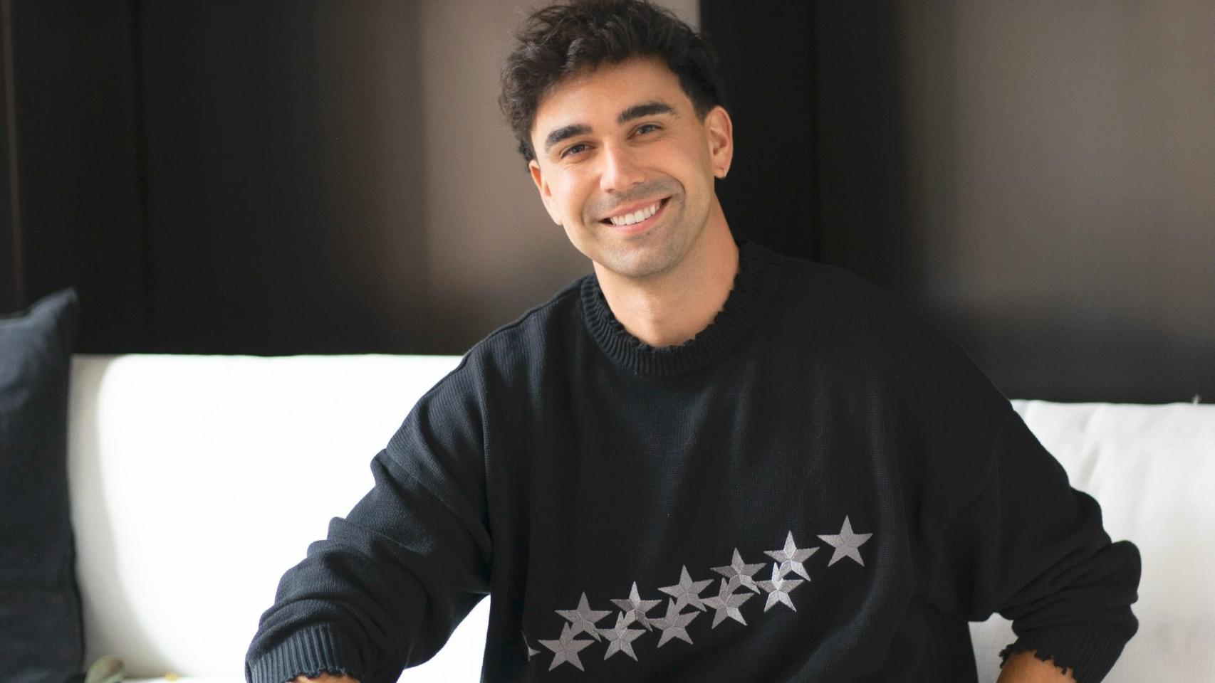 El joven gestiona sus propios proyectos.