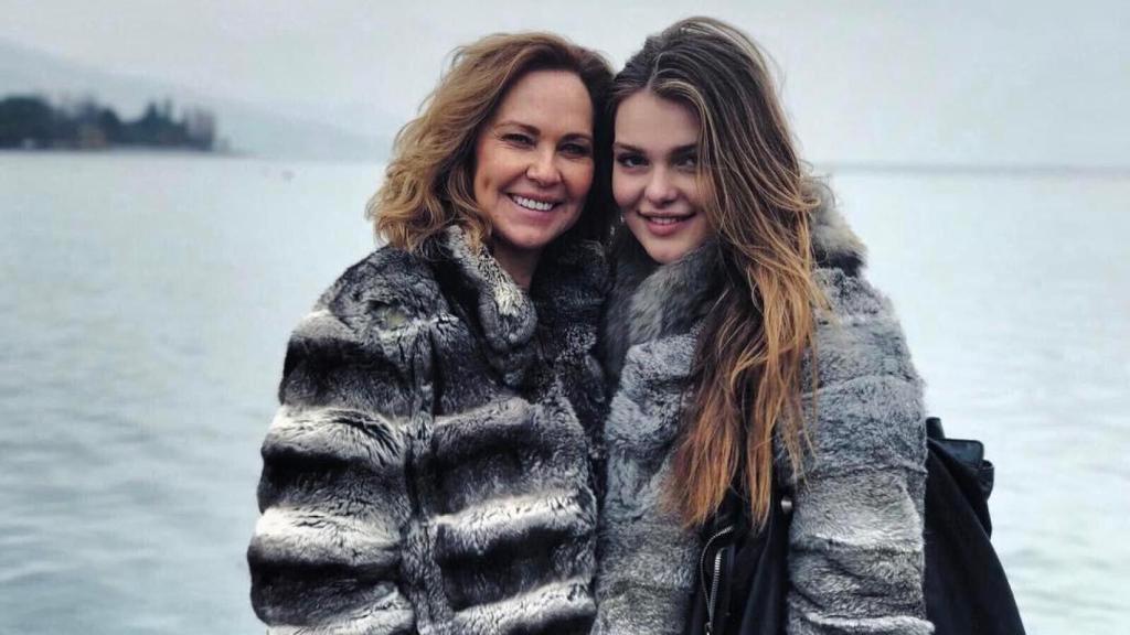 Sofía Bono junto a su madre, Ana.