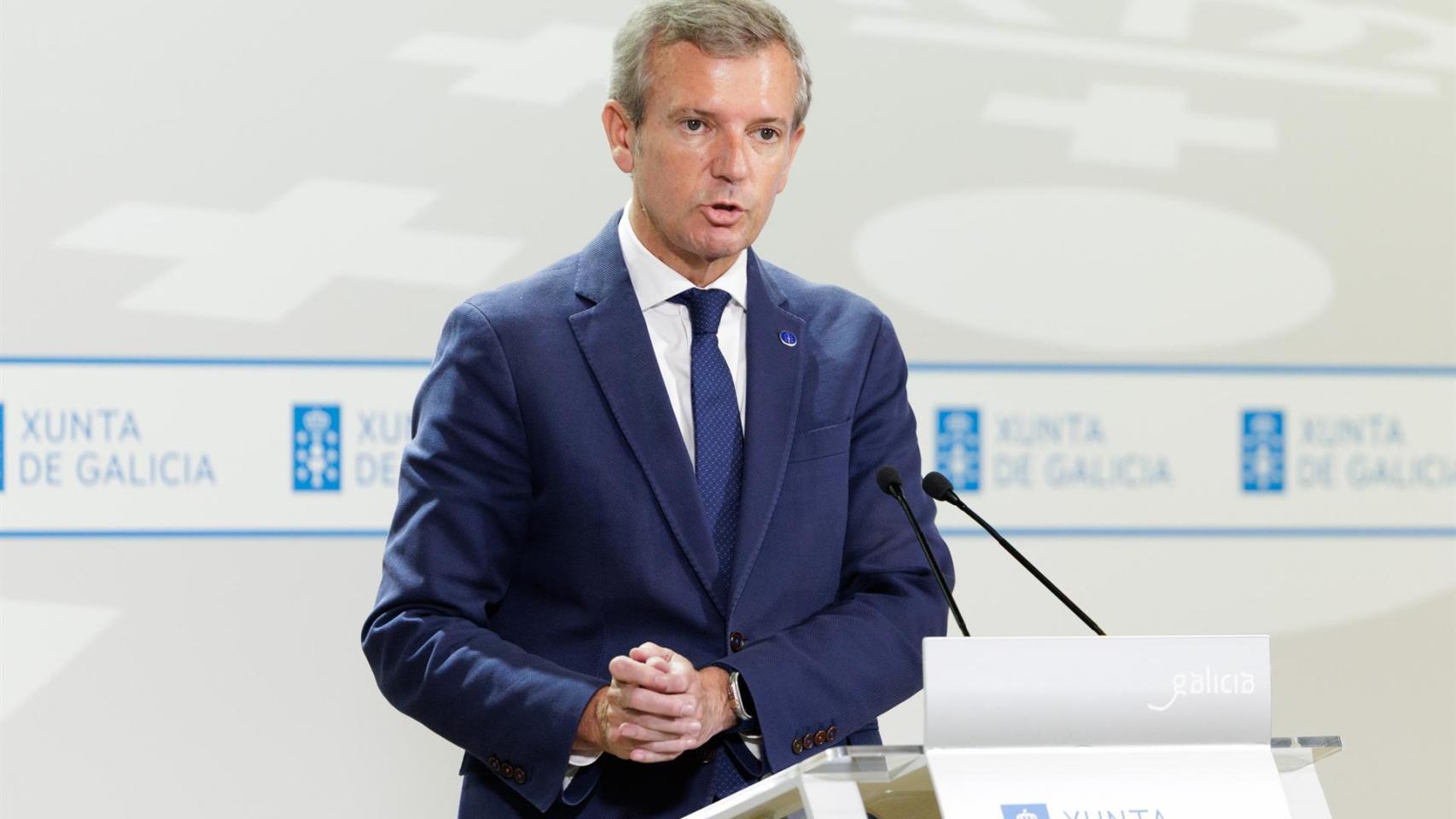 Alfonso Rueda interviene ante los medios tras el Consello.