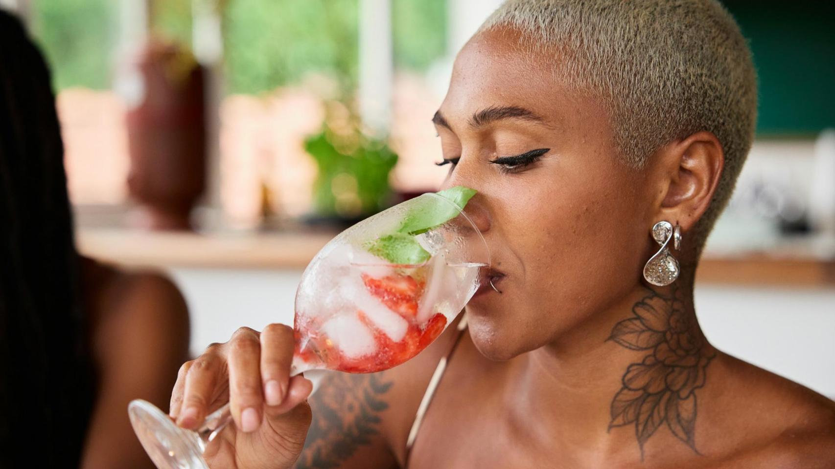 El restaurante Shooters Waterfront está ubicado sobre el canal intracostero de Florida.