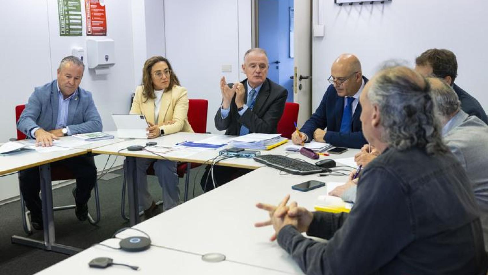 La consejera de Agricultura, Ganadería y Desarrollo Rural de Castilla y León María González Corral se reúne en Bruselas con Diego Canga, director general adjunto de Agricultura de la Comisión Europea, acompañada del viceconsejero de Agricultura de Castilla y León, Jorge Llorente y Eduardo Cabanillas, y de los miembros del Consejo Agrario de Castilla y León