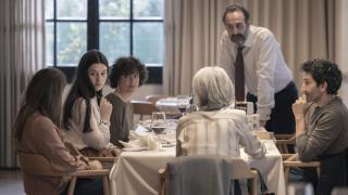 'Los domingos': Alauda Ruiz de Azúa apunta a la Concha de Oro pisando todos los charcos de la religión