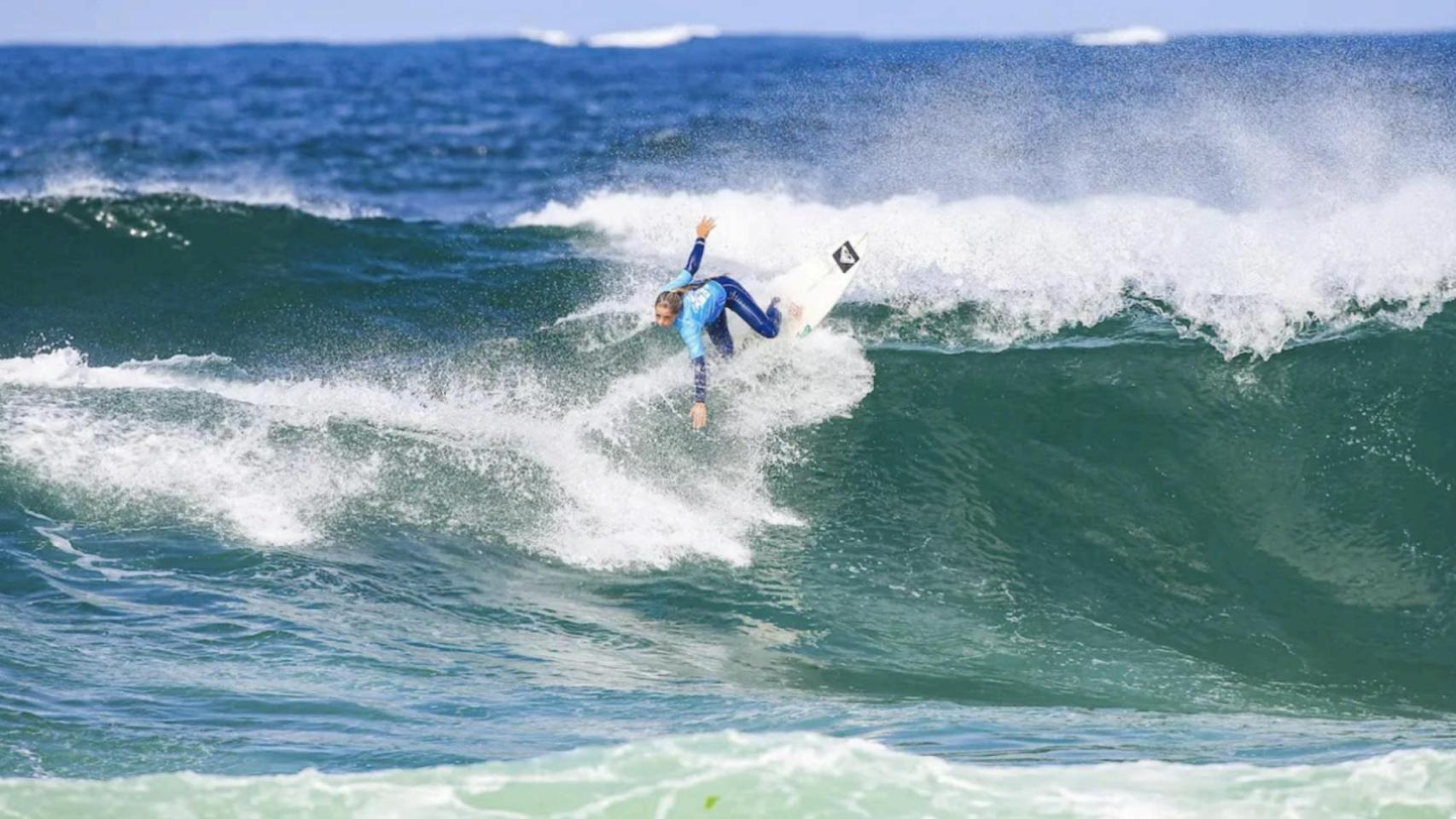 Anette González Etxebarri, en WSL Junior Pro Razo en 2024.