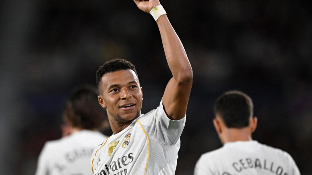 Mbappé celebra uno de sus goles contra el Levante.