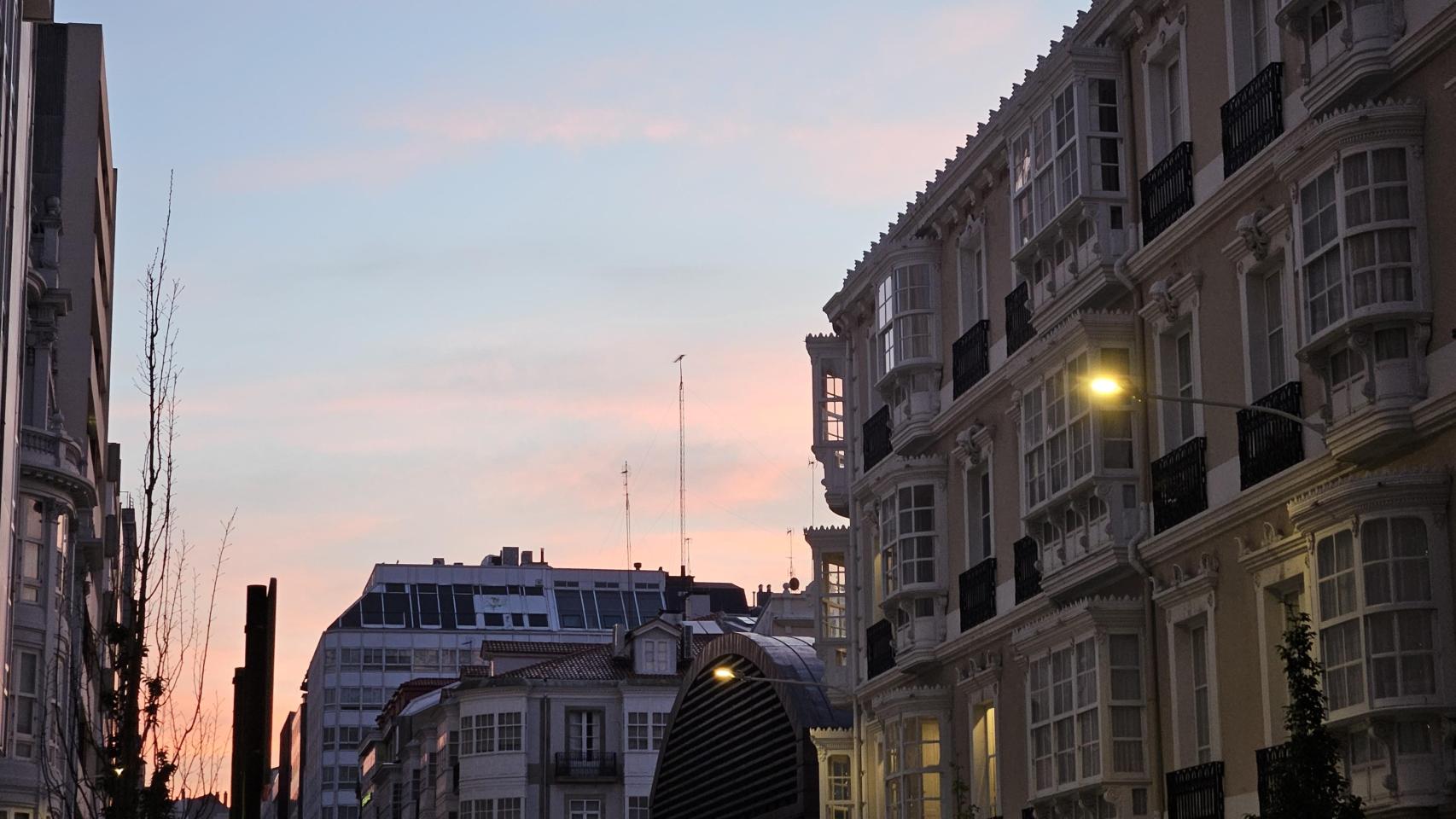 Sol y nubes en A Coruña.