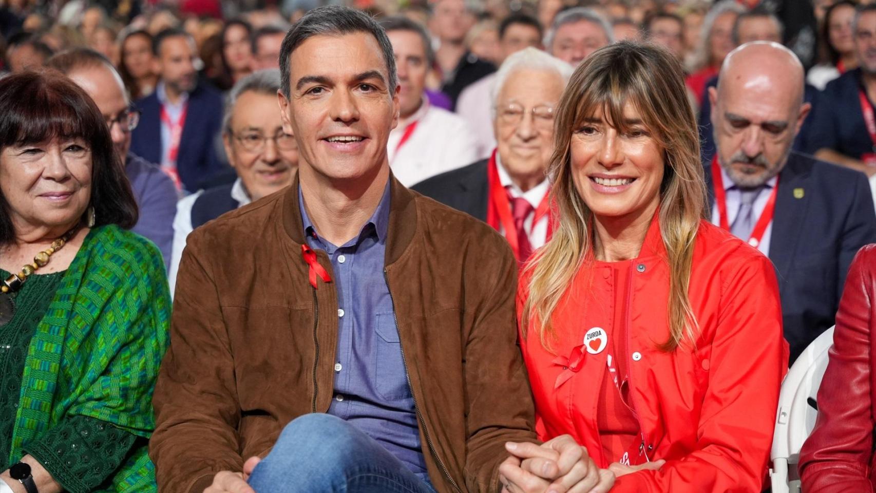 El Presidente del Gobierno, Pedro Sánchez, y su esposa Begoña Gómez en una imagen de diciembre de 2024.