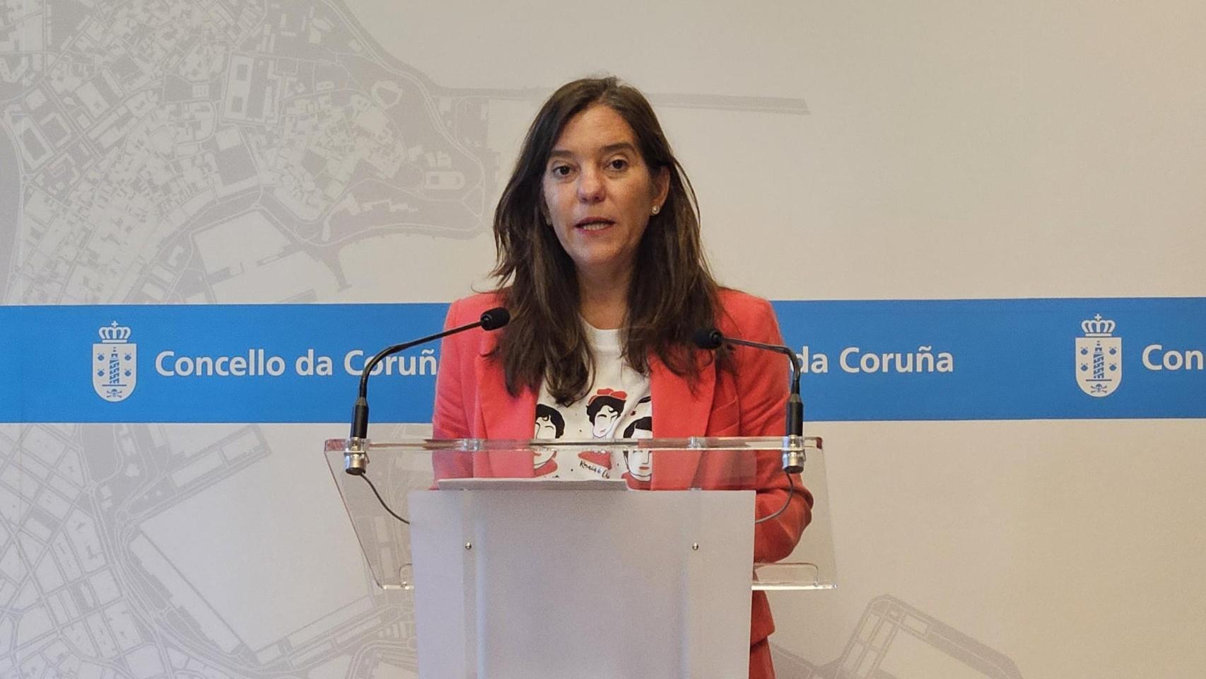 La alcaldesa de A Coruña, Inés Rey, en rueda de prensa tras la reunión de la Xunta de Goberno Local este miércoles.