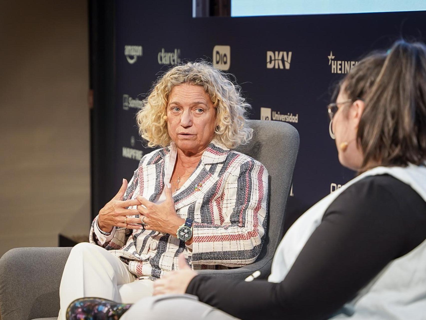 Clara Arpa, durante la conversación.