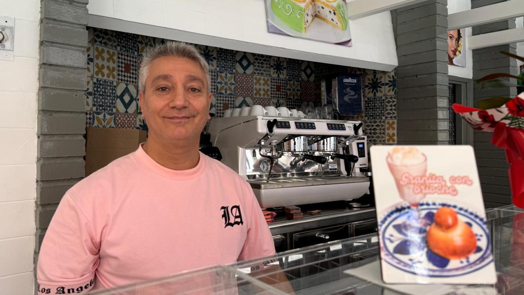 Damiano en el nuevo local.