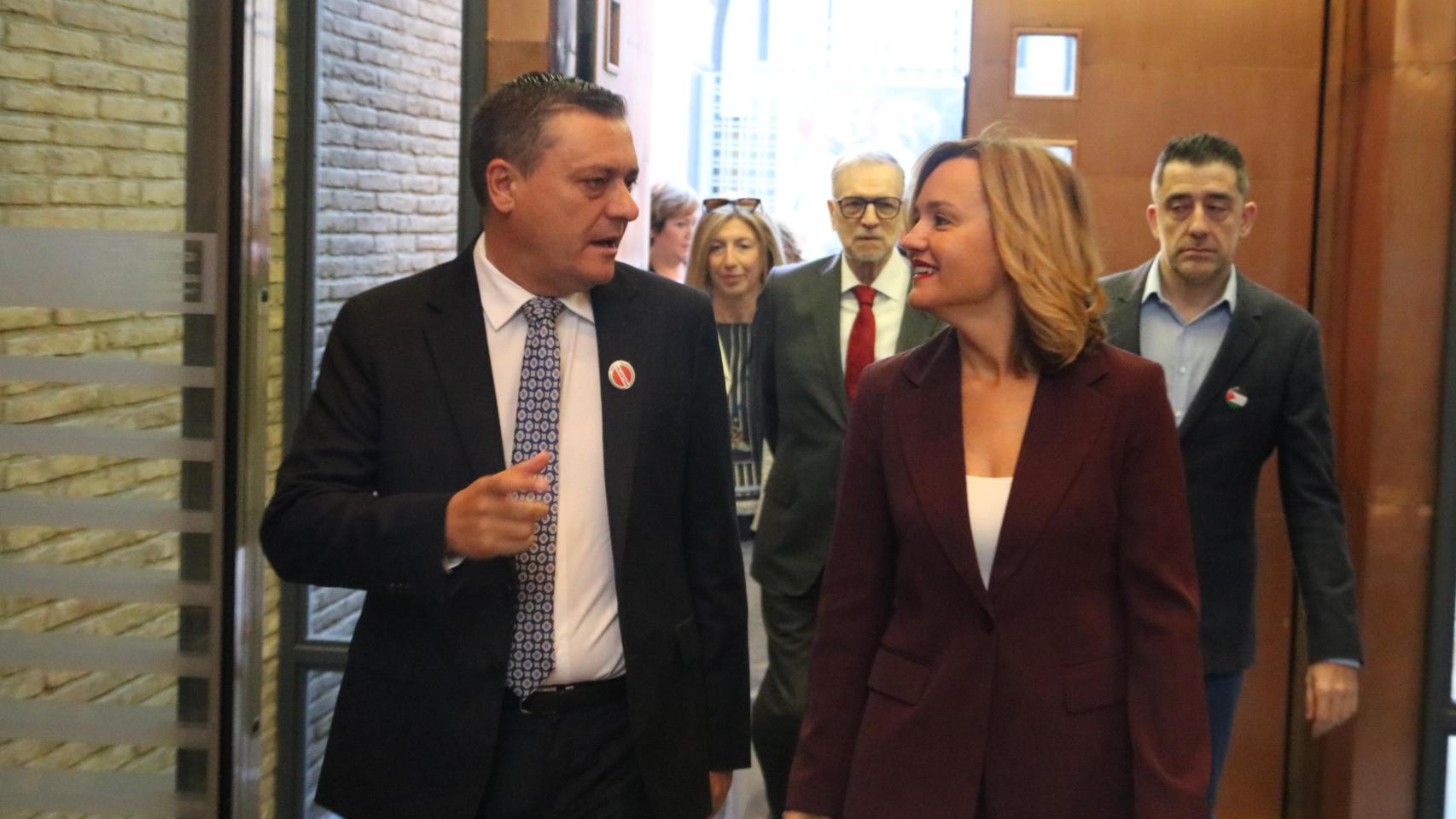 Fernando Sabés y Pilar Alegría, en las Cortes de Aragón