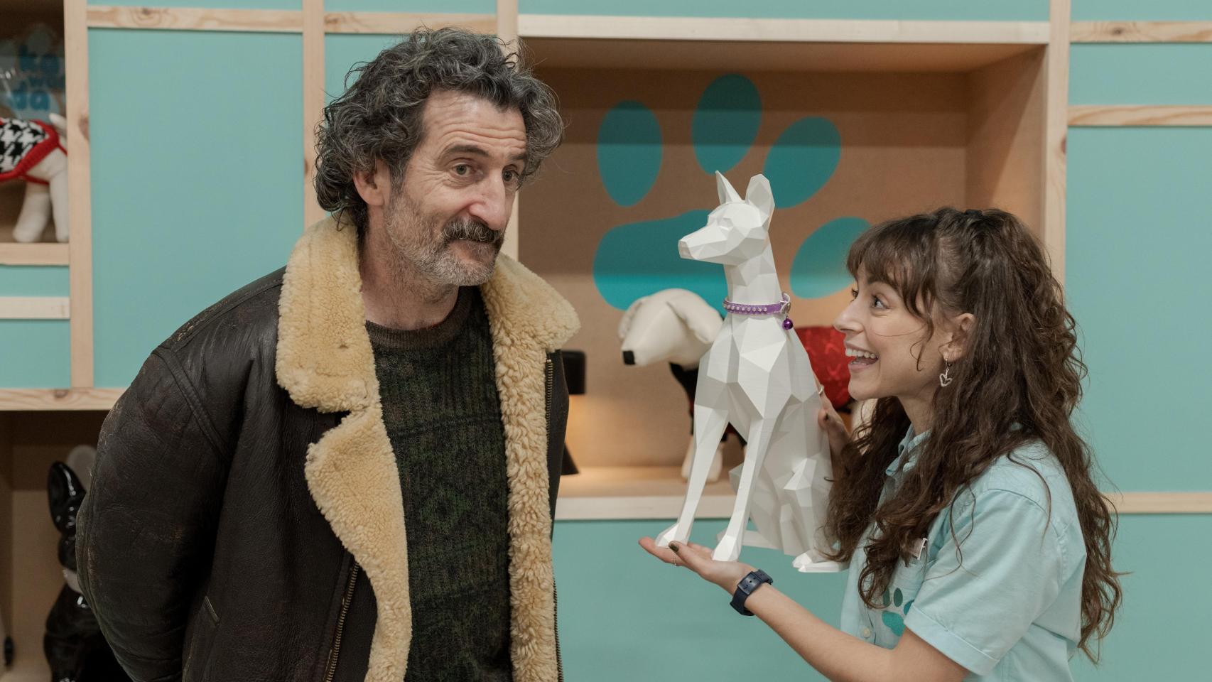 Luis Zahera y Lucía Carballeda en la serie 'Animal'.