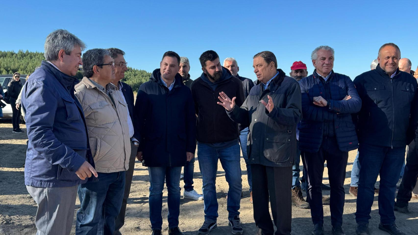 Luis Planas visita Tremor de Arriba (León).