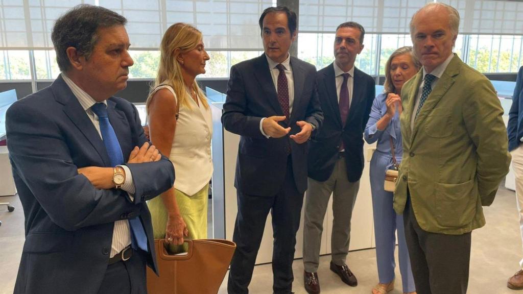 El consejero de Justicia, José Antonio Nieto, en su visita al complejo de Palmas Altas.