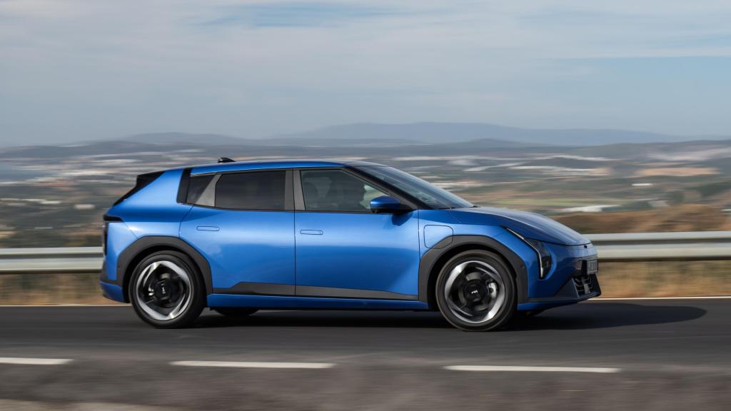 Silueta del Kia EV4 con carrocería 'hatchback'