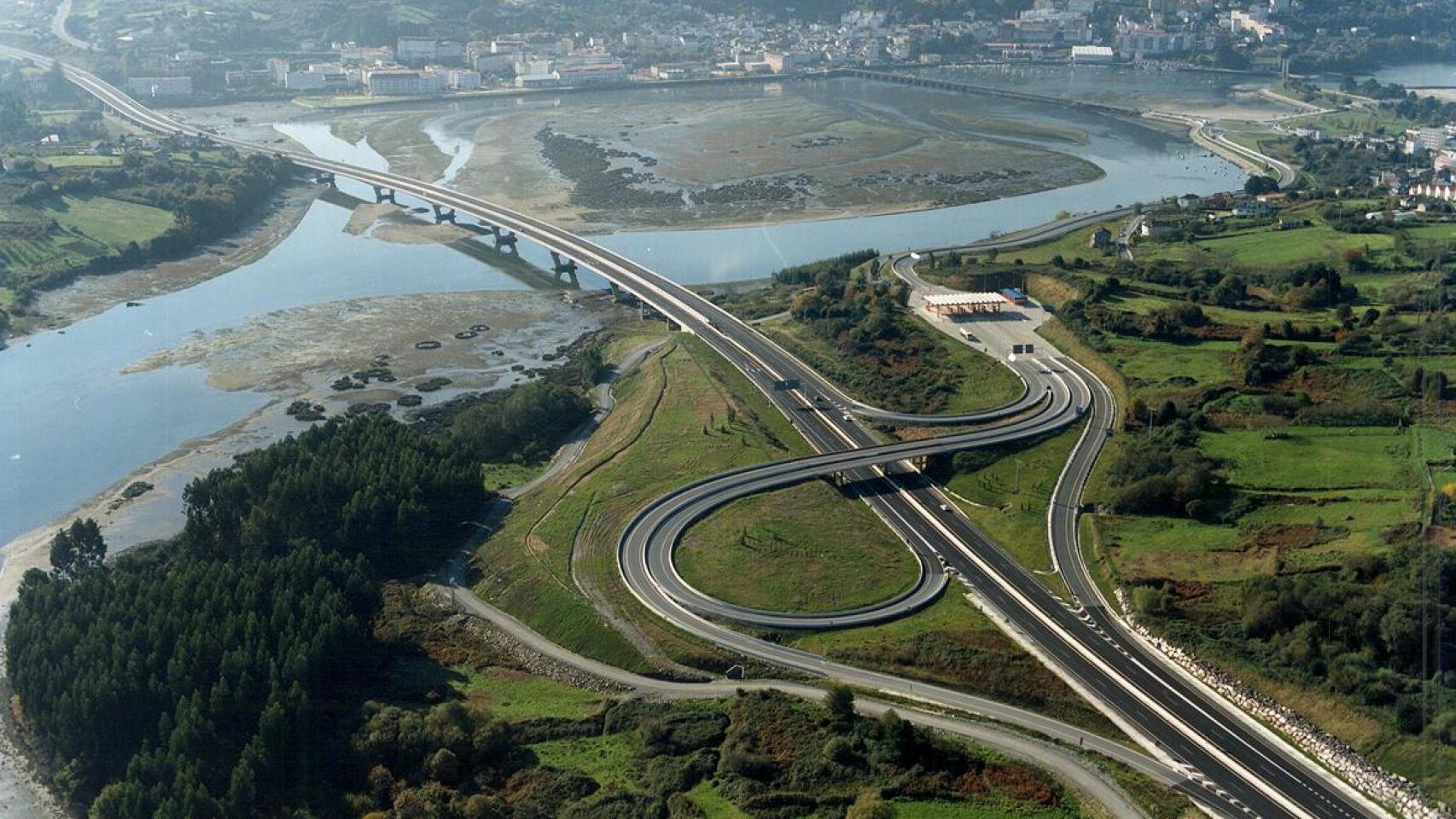 Vista aérea de un tramo de la AP-9.