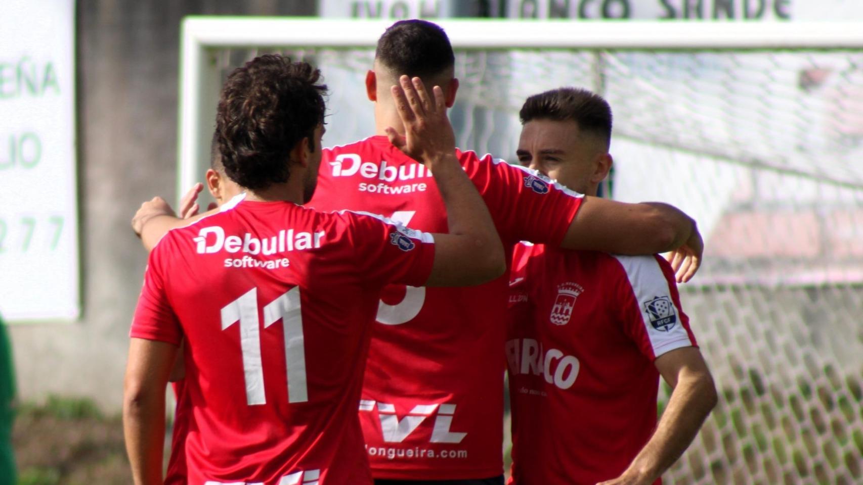 Los jugadores del SD Negreira, durante un partido