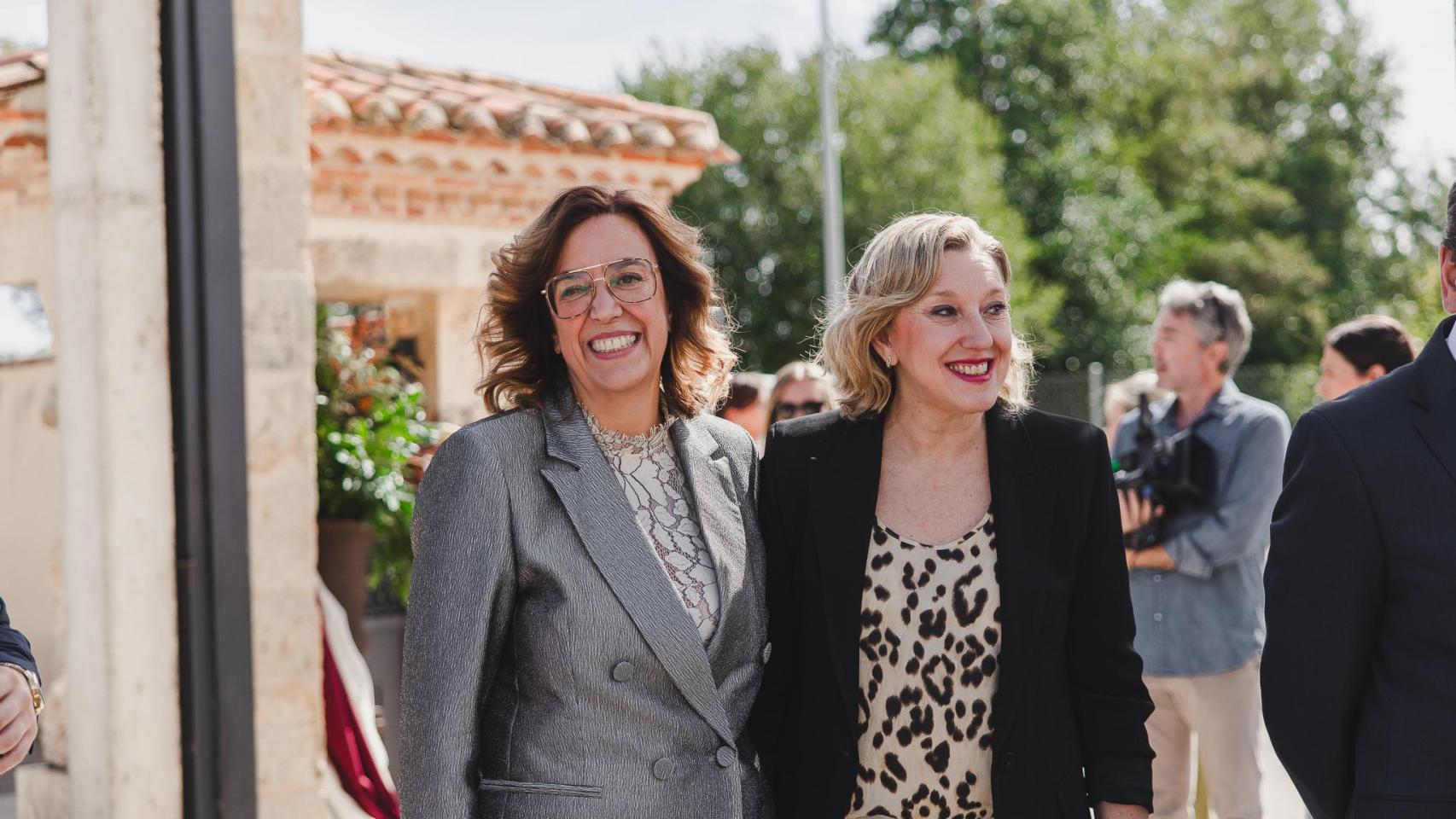 La presidenta de la Diputación de Palencia, Ángeles Armisén; junto a la vicepresidenta de la Junta de Castilla y León, Isabel Blanco