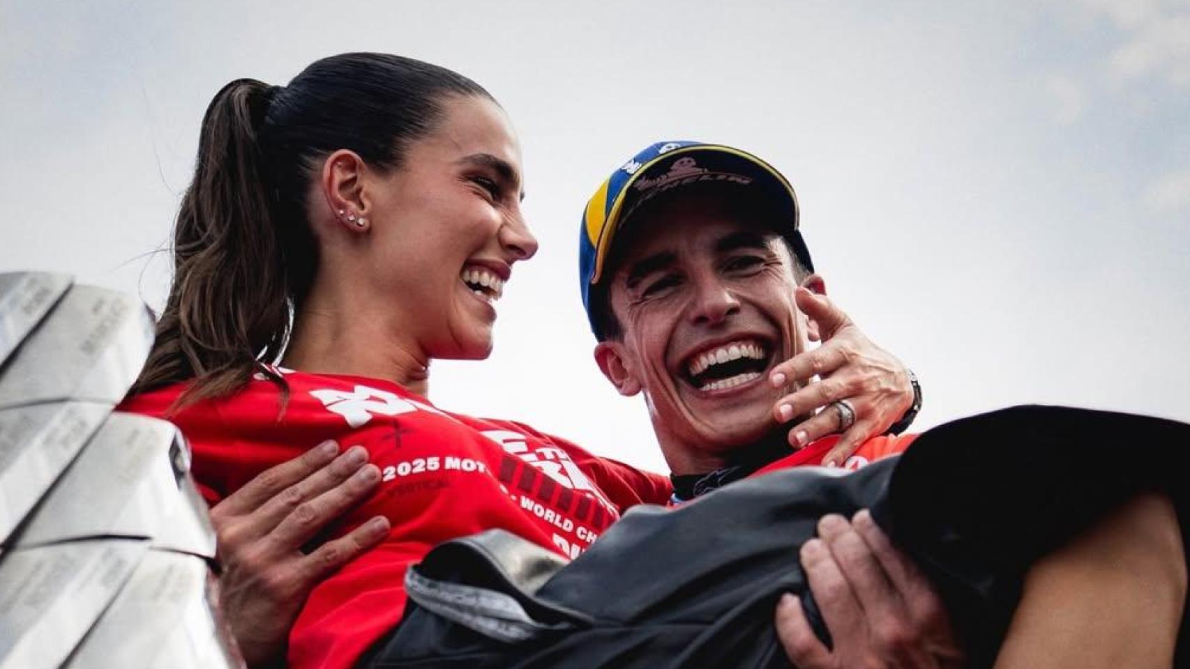 Marc Márquez y su pareja, Gemma Pinto, en una imagen de las redes sociales.
