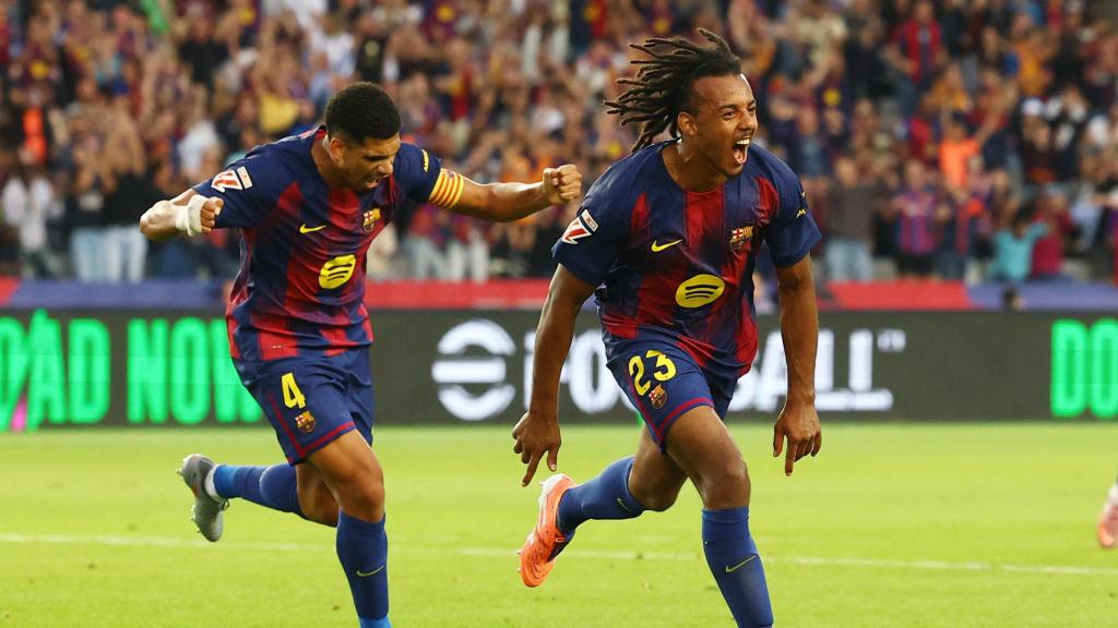 Koundé celebra su gol ante la Real Sociedad.