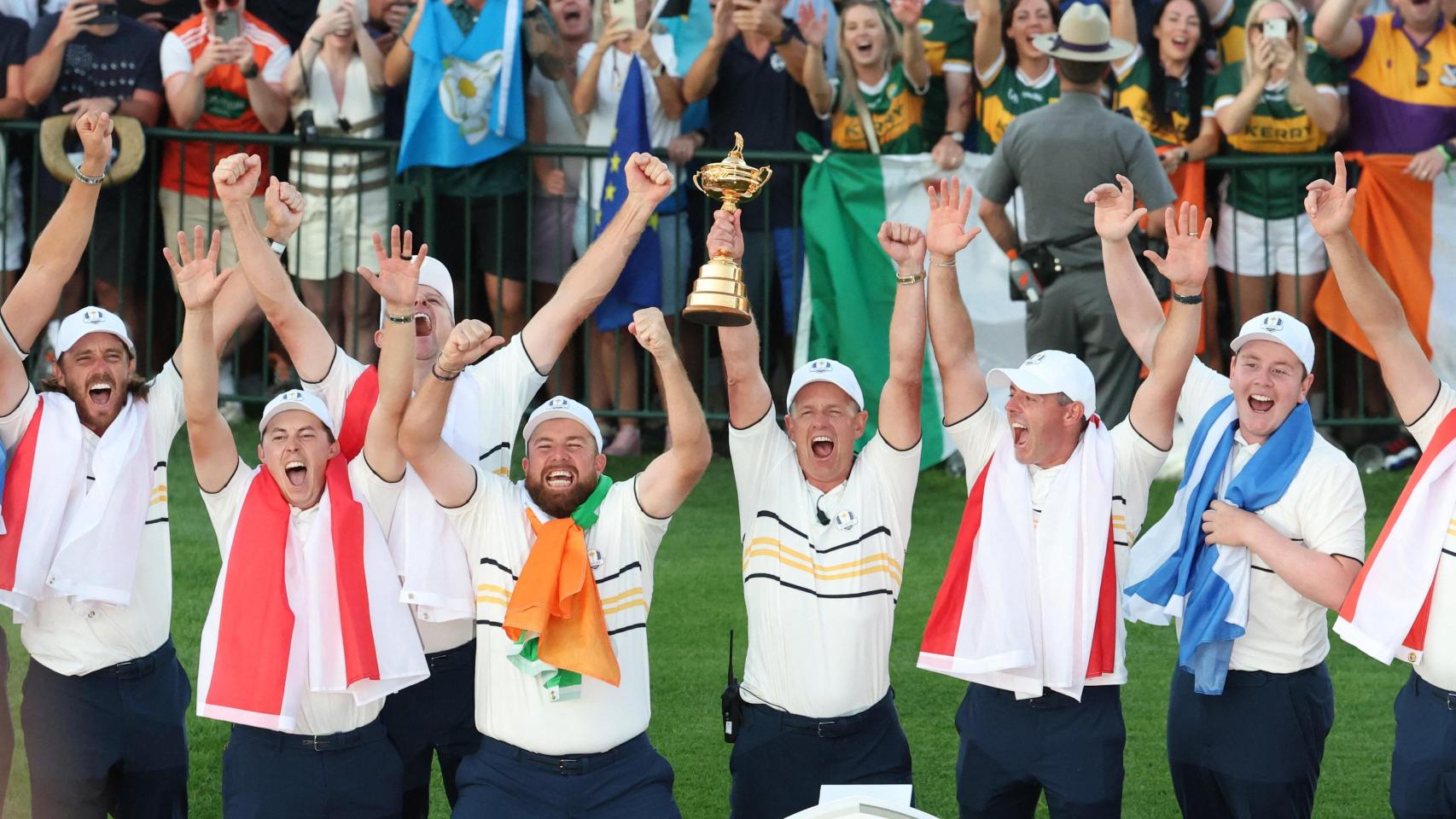 Luke Donald levanta el trofeo de la Ryder Cup 2025