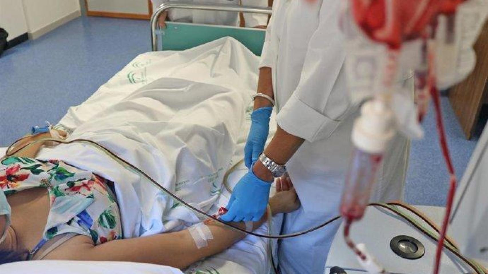 Un donante de médula ósea en pleno proceso, en Andalucía en una imagen de archivo.