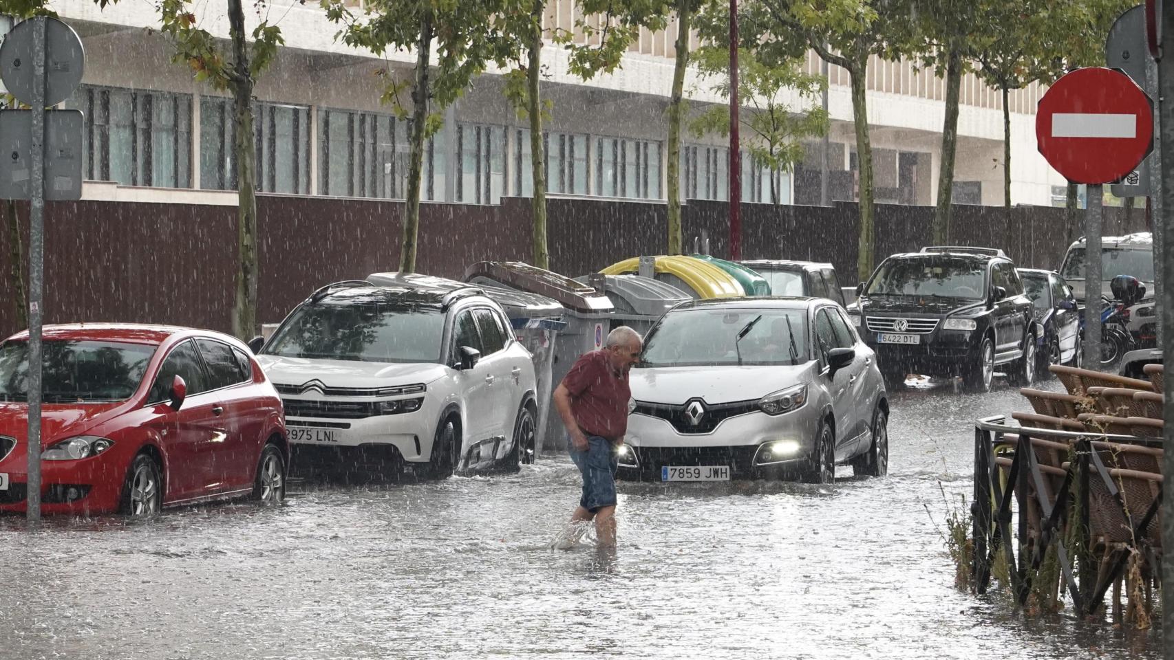 El huracán Gabrielle se deja notar en Castilla y León: alerta por tormentas y fuertes rachas de viento